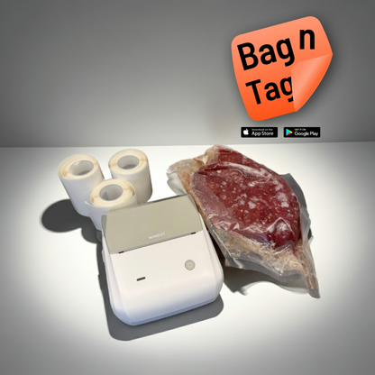 Niimbot B31 med etikettrullar samt ett paket fryst viltkött 